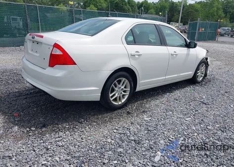 2011 Ford Fusion S z USA, uszkodzony, nr VIN 3FAHP0GA7BR191213